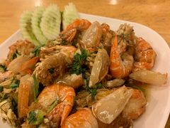 -J Daeng Seafood