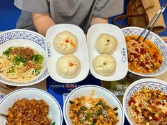 -李与白包子铺(桐梓林店)