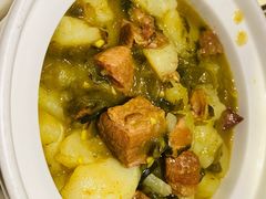 酸菜土豆炖牛腩-绿茶餐厅(财富购物中心店)