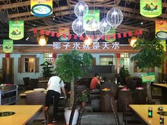 大堂-龙泉人椰子鸡.糟粕醋.海南菜(三亚旗舰店)