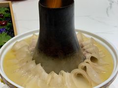-皇城根·鲁菜济南菜·吊炉烤鸭·炒鸡鱼头(济南旗舰店)