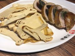 -六泰居·尔滨地标·东北菜(松北店)
