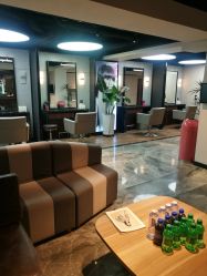 -Z.X HAIR SALON张新美业