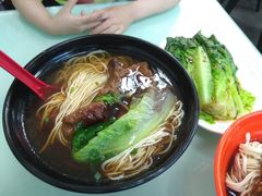 红烧猪扒汤面-食惠里小笼包面馆(越秀店)