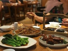 脆皮乳鸽-粤域茶餐厅