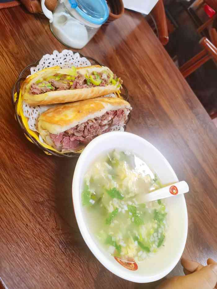 驴老大河间驴肉火烧(山东路店)-"驴肉汤,火烧,驴板肠,超级满足.
