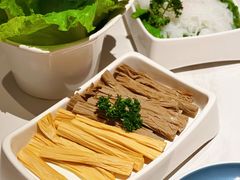 手工特色腐竹双拼-左庭右院鲜牛肉火锅(新梅广场店)