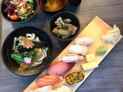 厨师精选寿司定食配腐皮乌冬-豊 胜手丼