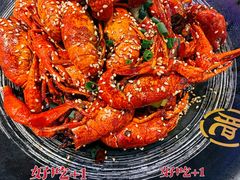 -肥肥虾庄·金牌油焖大虾(汉街SKP店)