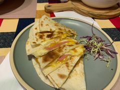 火腿凯撒迪亚芝士饼-遇见西木美式餐厅(体育路店)