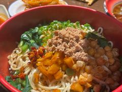 -爆炸头阿姨小四川正宗川味小吃(无任何分店)
