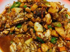 红烧牛蛙-老三样·美食研究中心(世贸路店)