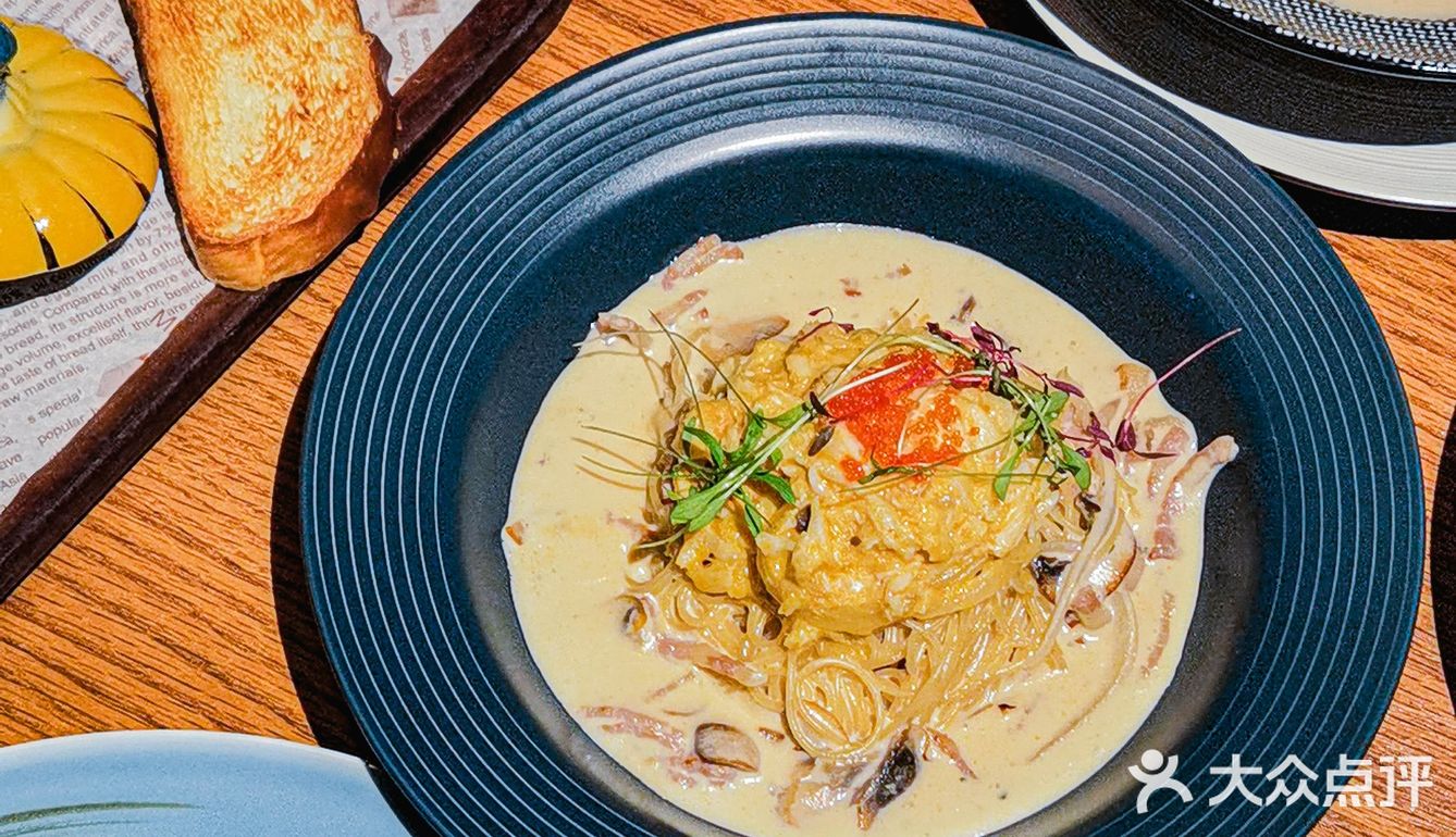 最近疯狂种草的西餐厅，氛围感十足🏙️~