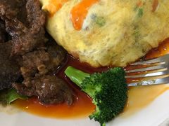 咖喱牛肉蛋包饭-缅丽·缅甸小吃(版纳店)