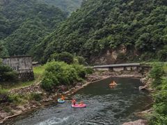 -安吉龙王山峡谷漂流