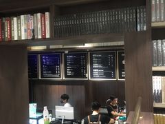 -钟书阁(群光广场店)