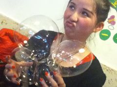 某人拿的都不是自己吹的-做了不起的80后