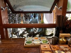 -银米·云南传统过桥米线(双廊黑金冠店)