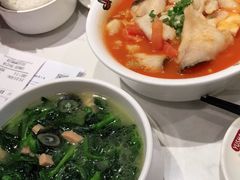-渝是乎酸菜鱼·川渝小炒(新世界百货望京店)