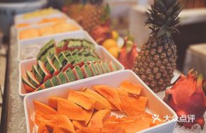 Seasonal Fruit Platter