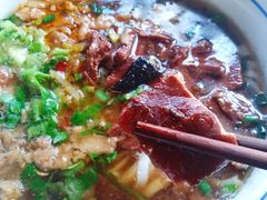 -矮子粉店1985·长沙米粉(湘春路店)
