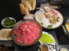 -鲜入唯煮·港式海鲜牛肉火锅(金宝街店)