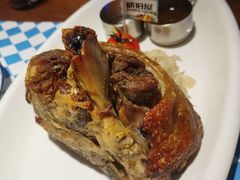 自酿啤酒脆皮烤猪肘-Ambra Haus琥珀屋精酿餐厅(宝山店)