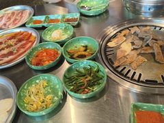 -欧巴炭烤肉오빠숯불구이(南京东路店)