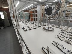 -无奔眼镜·蔡司·依视路授权店(马家堡店)