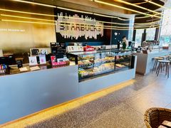 -星巴克臻选(上海虹桥新天地三店)