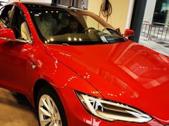 -TESLA 特斯拉(上海太古汇体验店)