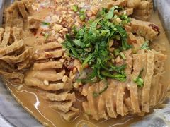 -许西美食一条街