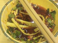 -拈签一笑黄牛肉辣卤串串