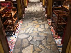 -老牌坊云南鱼豆花火锅(爱建店)