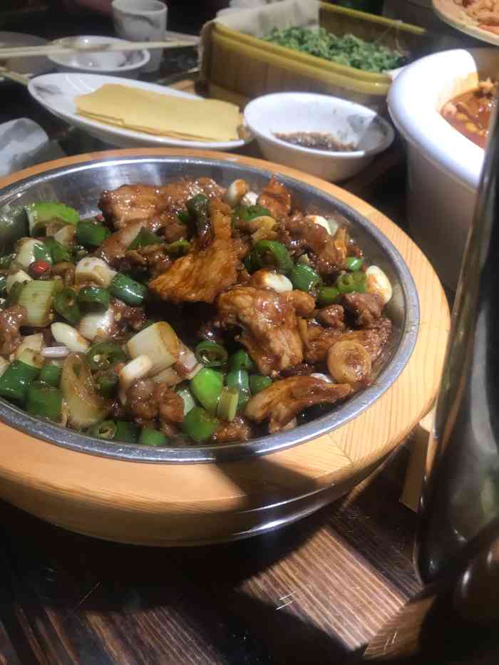 四间房私房菜-"点评上找到的,结果真是太坑了～人很多,这.
