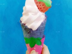 草莓牛奶甜筒-麦当劳(卫星广场店)
