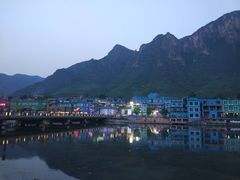 -百里峡七彩艺术小镇