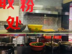 自助调料区-覃肥叔桂林米粉(粮道街店)
