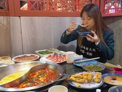 -三个四川人火锅(华联商厦店)