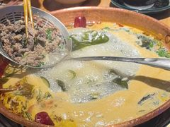 -洱火云南酸菜牛肉火锅(石景山当代商城店)