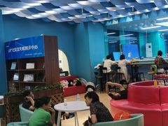 -Swim斯卫姆国际儿童游泳中心(红博中央公园店)