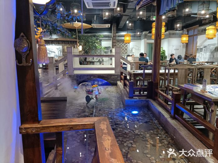 印巷里主题餐厅(马鞍山店)大堂图片