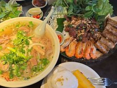 -大头虾越式风味餐厅(光明广场店)