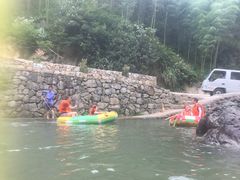 -安吉龙王山峡谷漂流