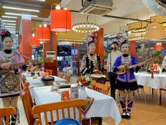 -刘姐啤酒鱼民族演艺餐厅(西街总店)