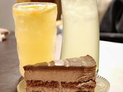 -新华里咖啡书吧(新华书店小寨店)