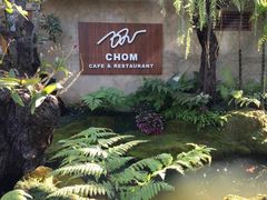 -Chom Cafe and Restaurant