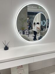 -Meng Lang 梦郎白金店