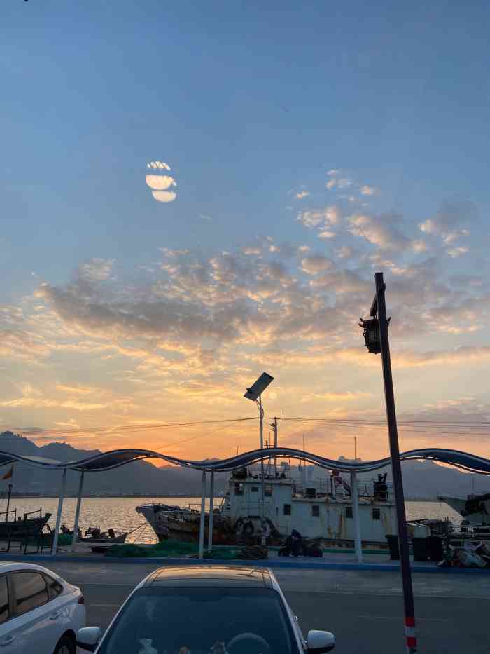 港东渔码头-"如果是周末来玩的话真不错面朝大海春暖花.