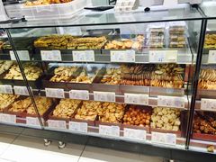 面包甜点陈列柜-上海哈尔滨食品厂(淮海中路店)